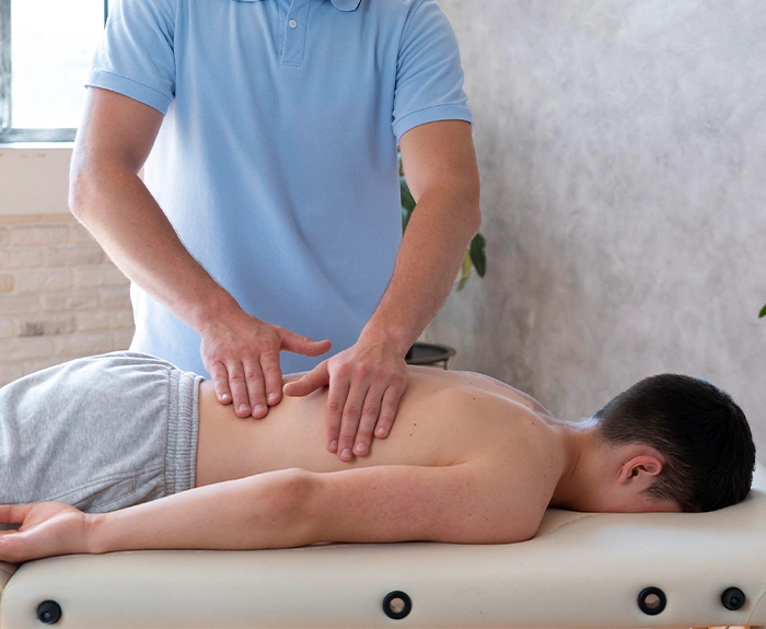 Zabieg terapii manualnej w gabinecie Holistyka w Częstochowie